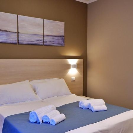 Pianomare Riviera Apartments And Rooms Imperia Dış mekan fotoğraf