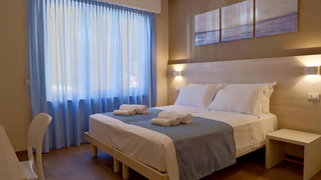 Pianomare Riviera Apartments And Rooms Imperia Dış mekan fotoğraf