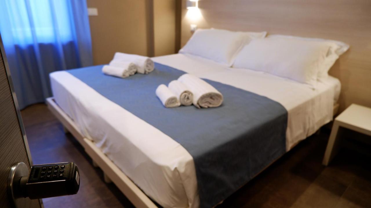 Pianomare Riviera Apartments And Rooms Imperia Dış mekan fotoğraf