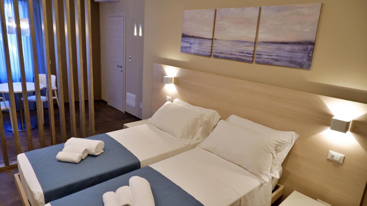 Pianomare Riviera Apartments And Rooms Imperia Dış mekan fotoğraf