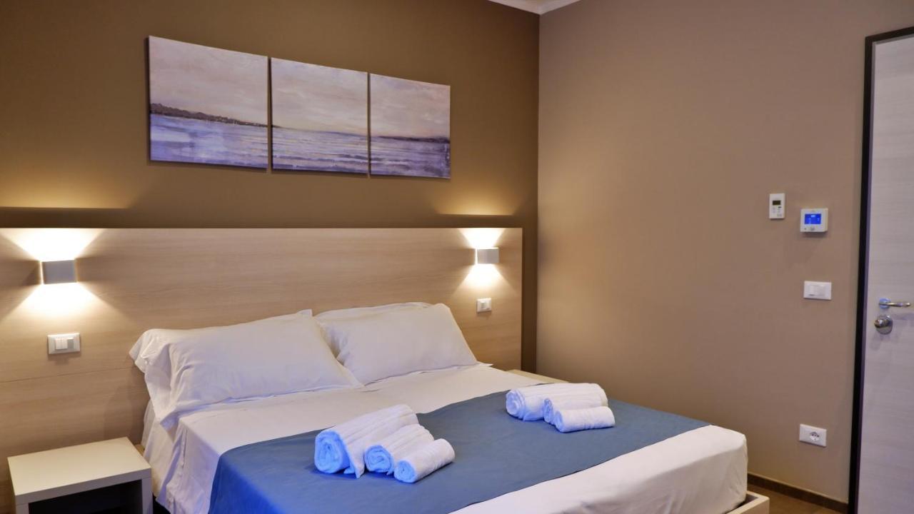 Pianomare Riviera Apartments And Rooms Imperia Dış mekan fotoğraf