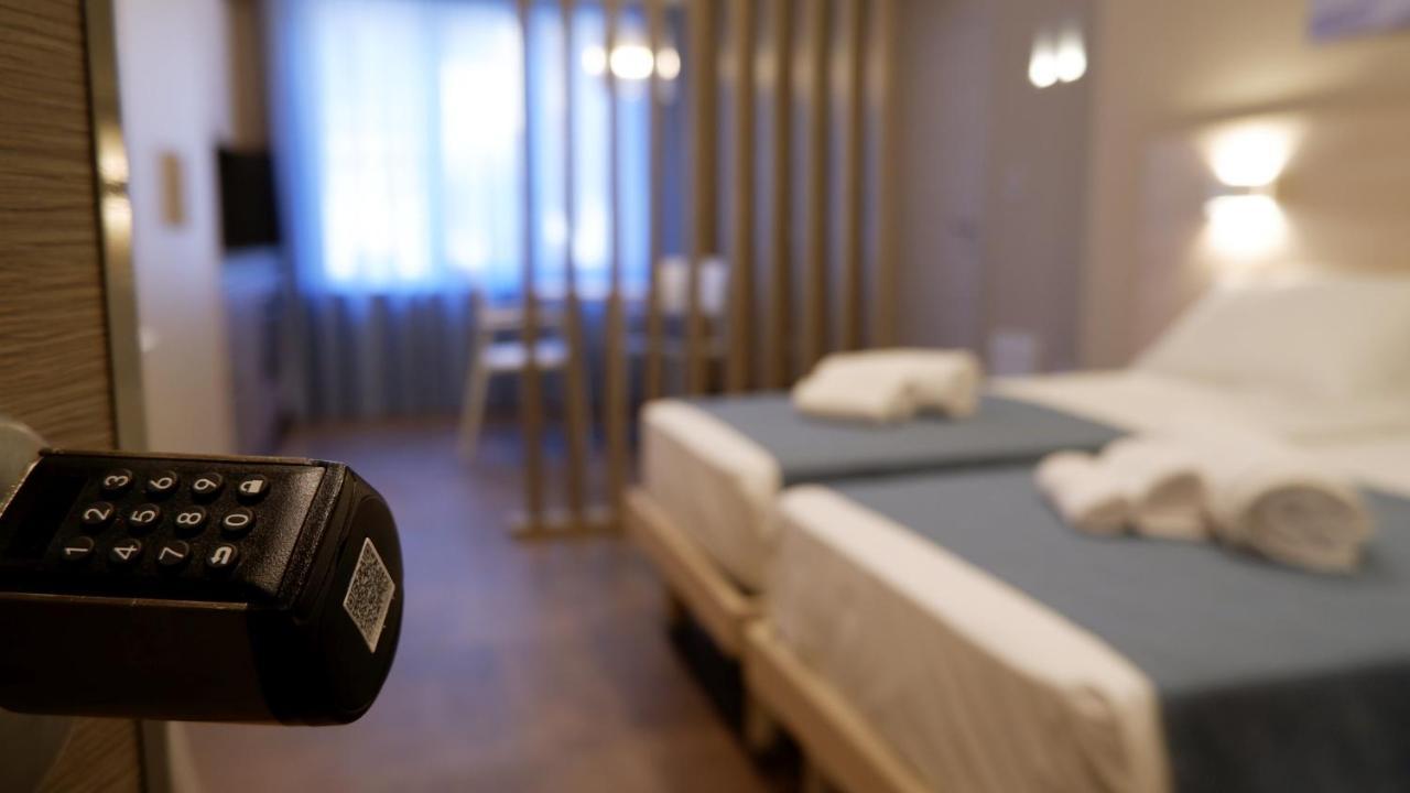 Pianomare Riviera Apartments And Rooms Imperia Dış mekan fotoğraf