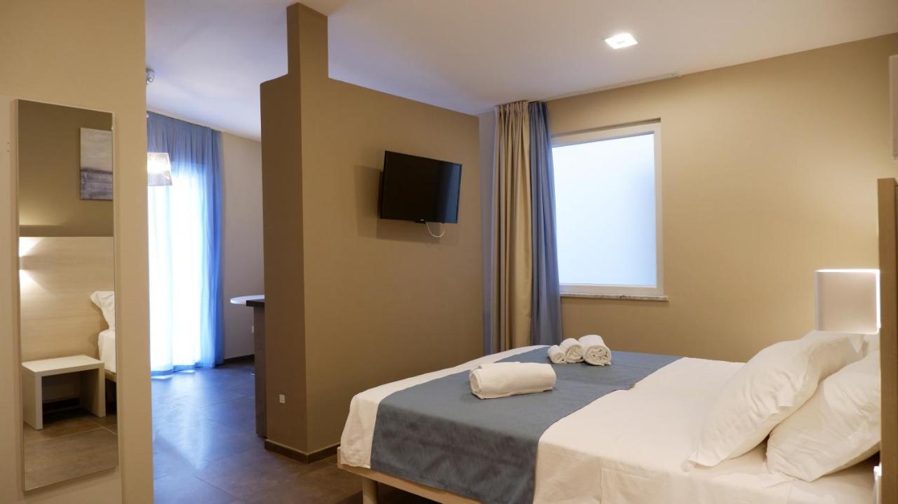 Pianomare Riviera Apartments And Rooms Imperia Dış mekan fotoğraf