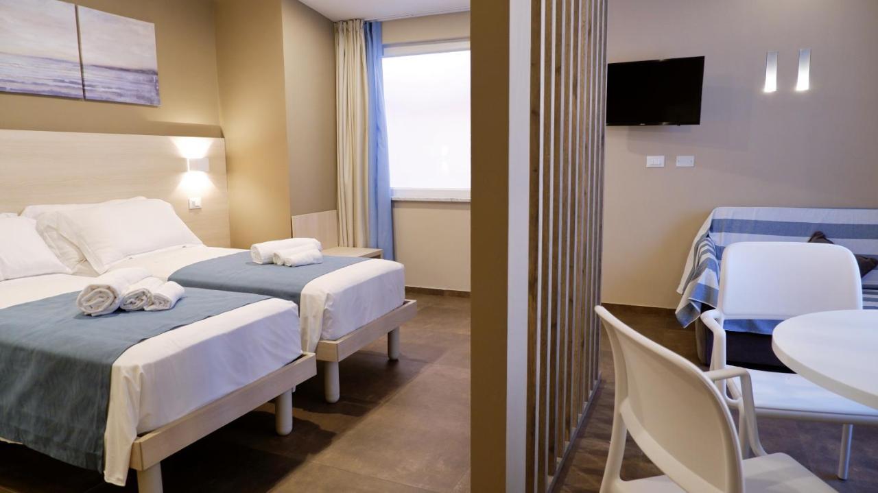 Pianomare Riviera Apartments And Rooms Imperia Dış mekan fotoğraf