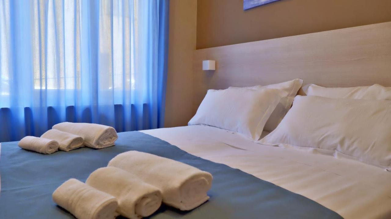 Pianomare Riviera Apartments And Rooms Imperia Dış mekan fotoğraf