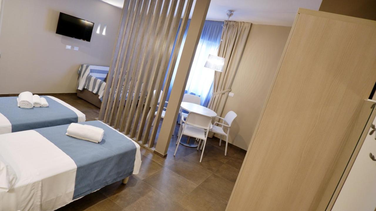 Pianomare Riviera Apartments And Rooms Imperia Dış mekan fotoğraf